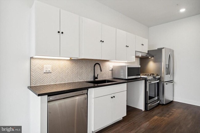 Photo - 2636 E York St Unidad 202