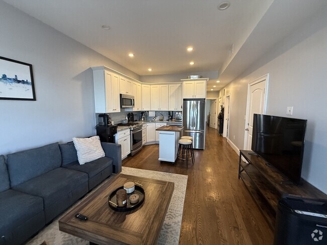 Building Photo - 249 Lexington St Unit 2 Rental