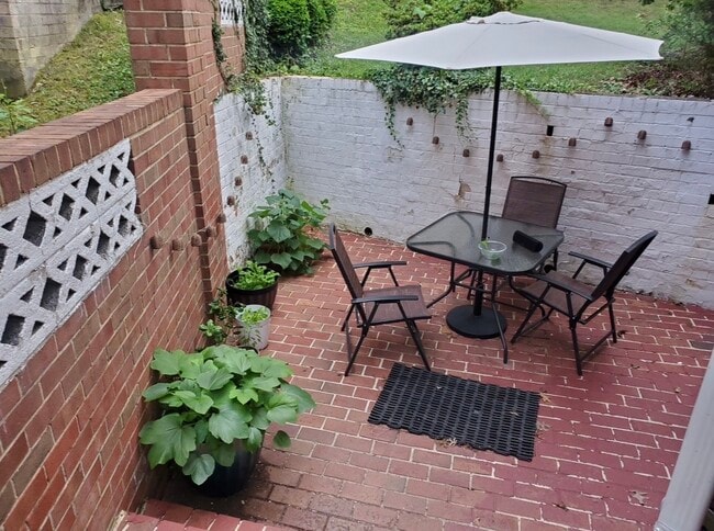 Building Photo - 3601 Camden St SE