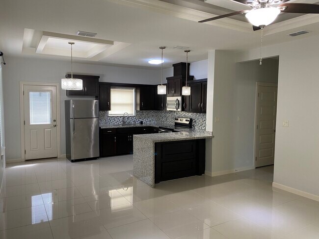 Photo - 904 E Myrtle Beach Ave Unit 1