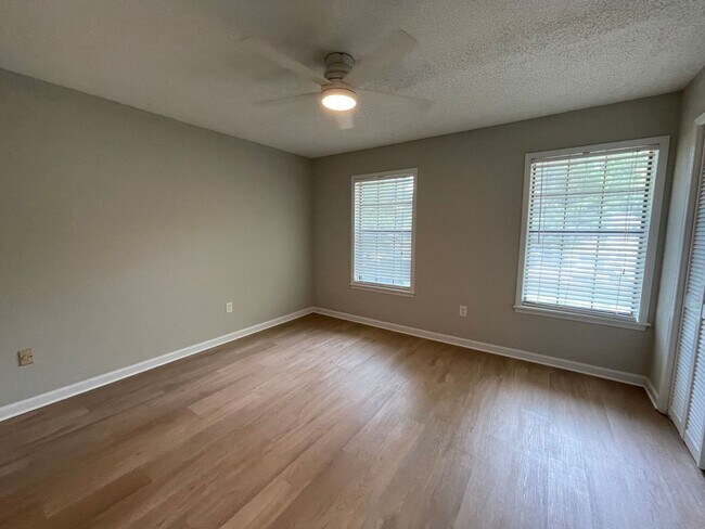 Photo - PRE-LEASING FOR AUGUST 2026!