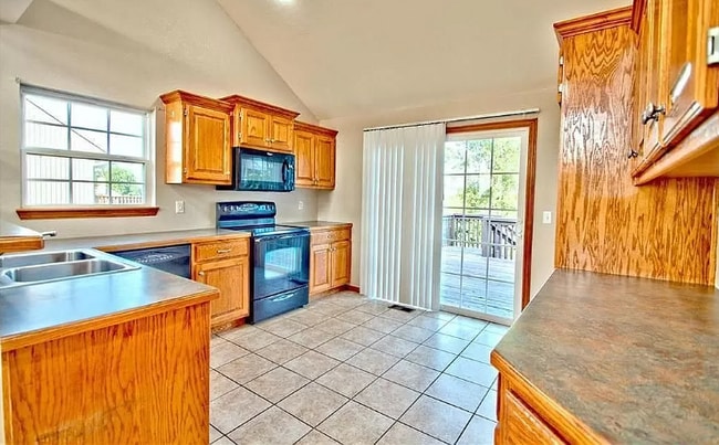 Photo - 1912 Country Ridge Dr