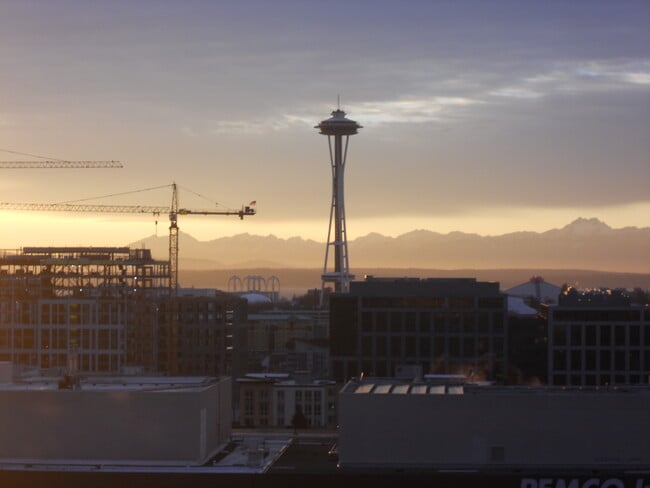 Building Photo - 320 Melrose Ave E Unit 504