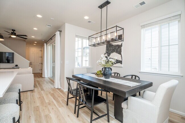 Photo - 6225 Wild Rye St