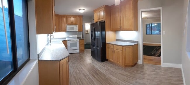 Photo - 628 W 3300 S