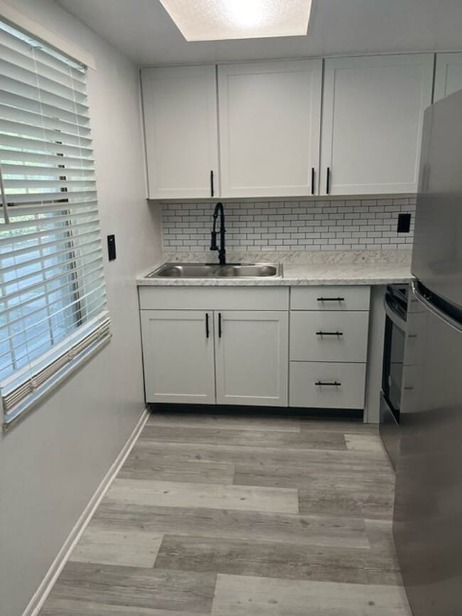 Photo - Sunquest Apartments