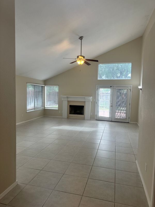 Photo - 430 Silvertail Pl