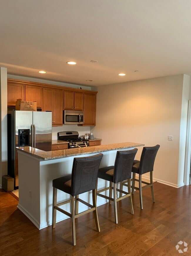 Building Photo - 321 Carson Ter Unit 321 Rental