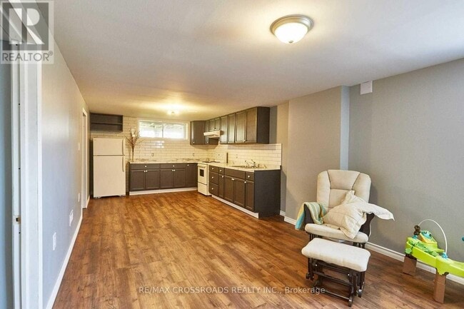 Photo - 904 Crocus Crescent