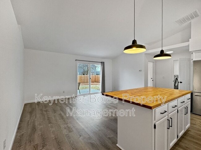 Photo - 10266 W Silver City St