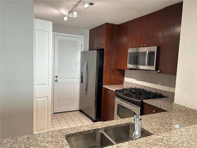 Photo - 3338 Peachtree Rd NE Unit 2102