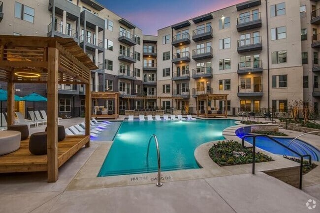 Building Photo - 14175 Dallas Pkwy Unit b16 Rental