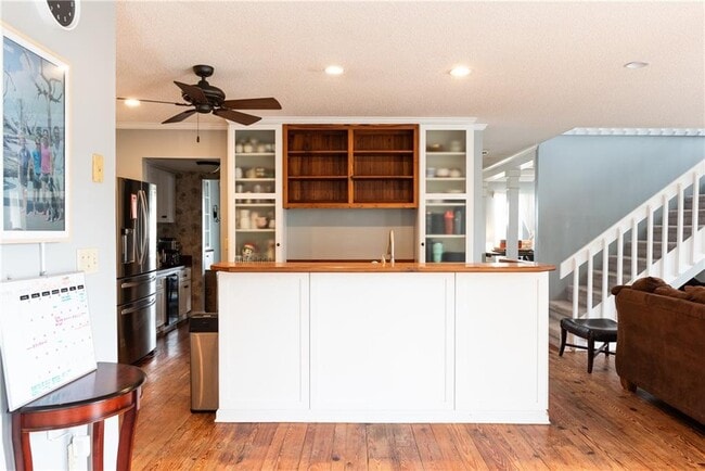 Photo - 5013 Riverside Dr