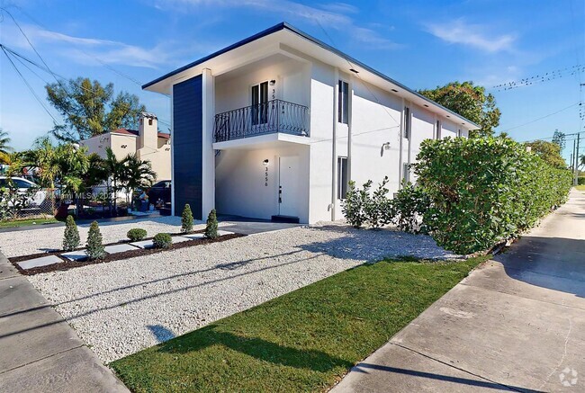 Building Photo - 3556 SW 26th St Unit 3558 Rental