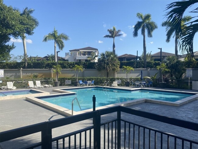 Photo - 8290 Lake Dr Unit 533