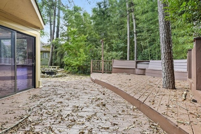 Photo - 1000 Muirfield Dr NE