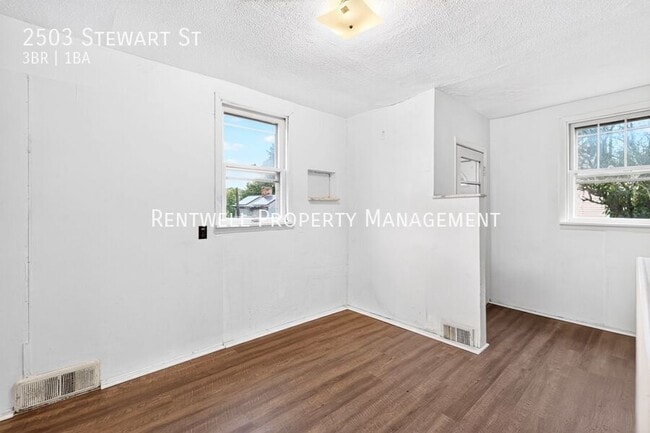 Photo - 2503 Stewart St