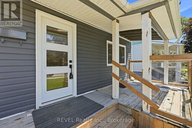Photo - 9 McNaughton Rd