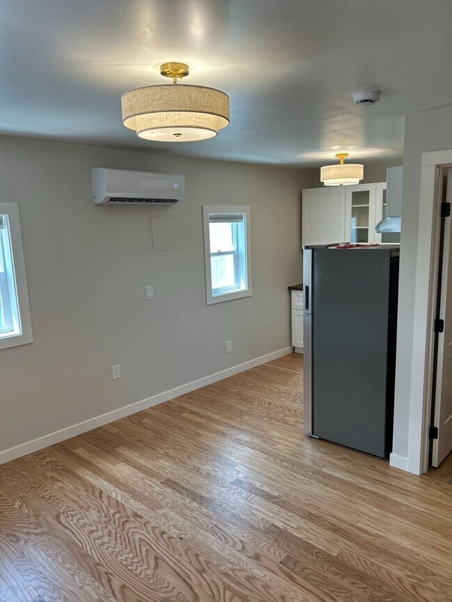 1338 W Monroe St Unit 1338 W Monroe West side