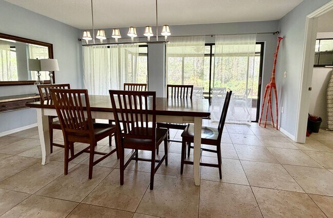 Photo - 3 bedroom 2.5 Bathroom Condo In Saddlebrook! Unit 3