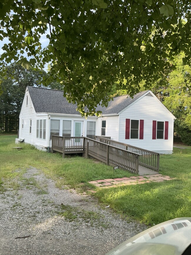 Building Photo - 7026 Ladysmith Rd