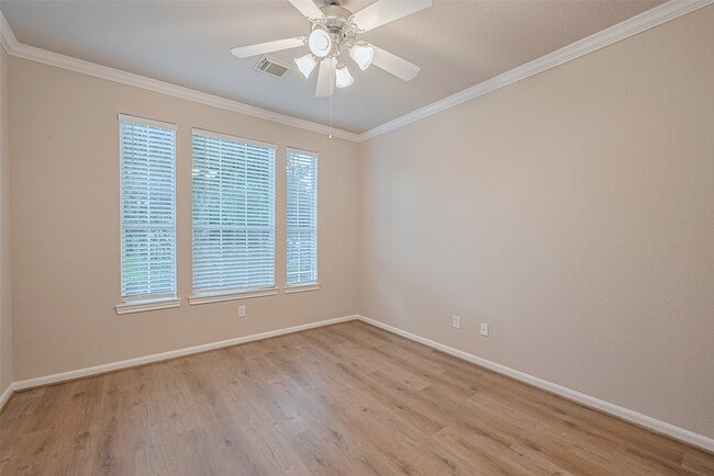 Photo - 23 Red Adler Pl