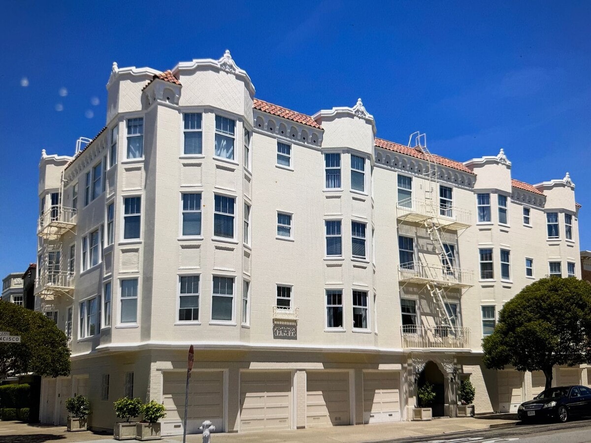 Photo - The Franciscan Apartments - Prime Marina one block from Chestnut