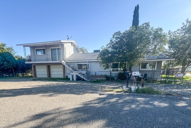 Building Photo - 385 S 4th St Unit C-128 385 S 4th St  A