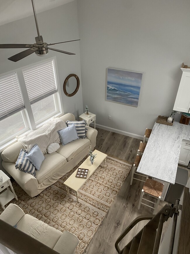 Photo - 101 W Cove Way