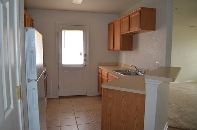 Photo - 326 N 10th St Unidad A-STILL OCCUPIED BY RESIDENT