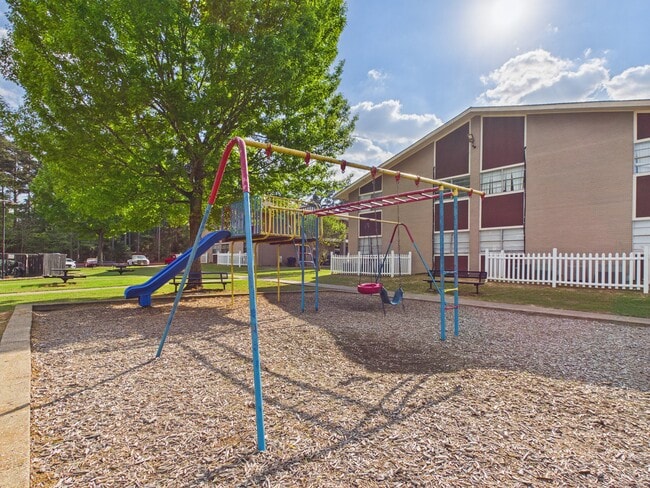 Photo - Oxford Pointe Apartments