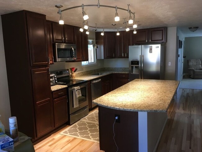 Photo - 905 Pasque Dr