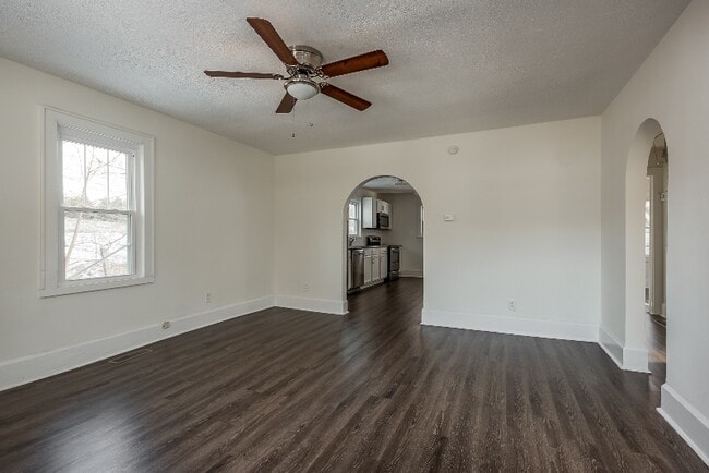 Photo - 6238 St Marys Rd