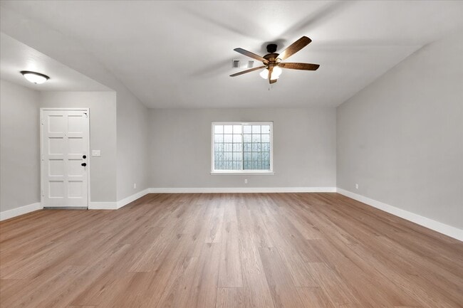 Photo - 1488 Indianapolis Ave