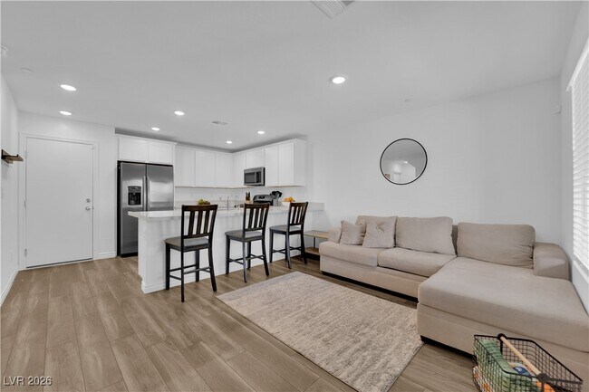 Photo - 6200 Foxes Dl St