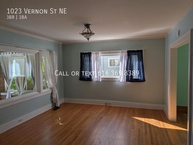 Photo - 1023 Vernon St NE