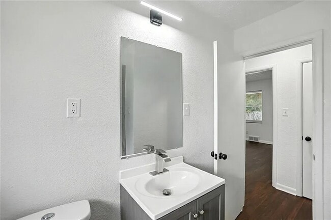 Photo - Kammer Avenue