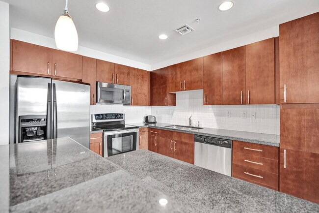 Photo - 300 S Australian Ave Unidad 327