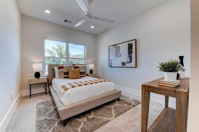 Photo - 5138 Rosslyn Rd