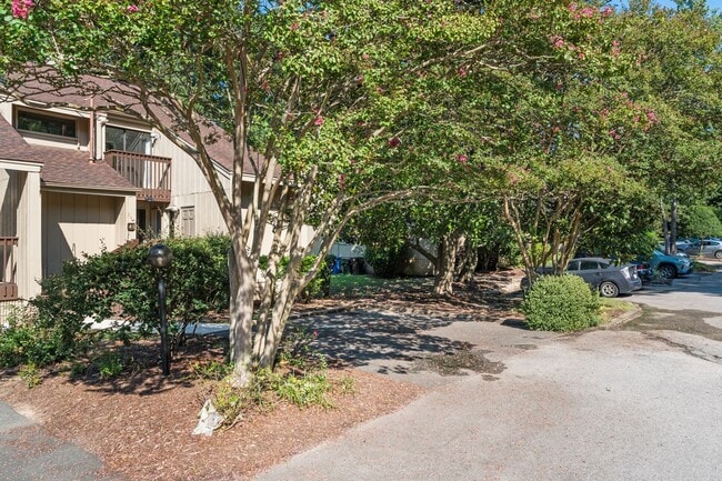 4100 Five Oaks Dr