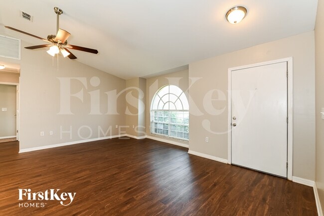 Photo - 18557 Wisteria Rd
