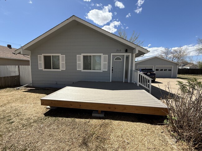 Photo - 310 Chimney Park Dr