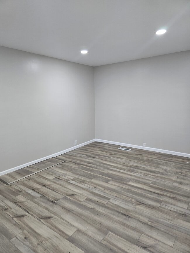 Photo - 207 Hidell Rd