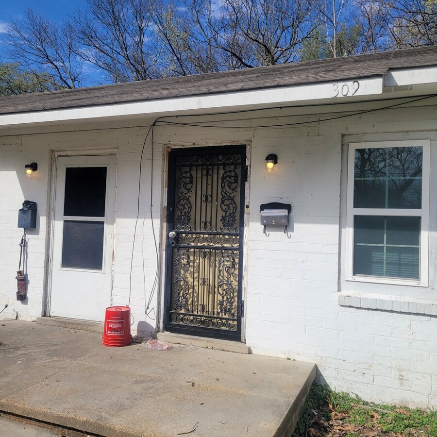 Photo - 311 Walnut St