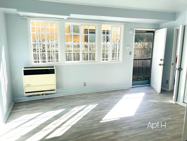 Photo - 2024 Argyle Ave Unit H