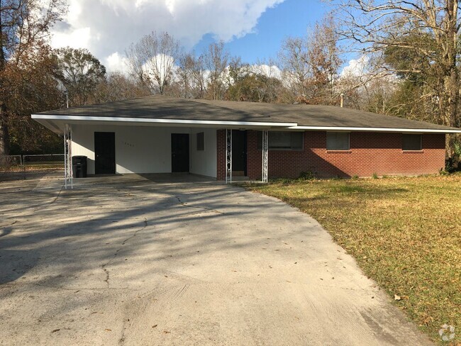 Building Photo - Central 3BR Home  - MOVE IN SPECIAL