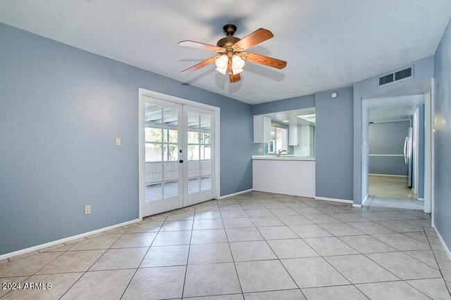 Photo - 2138 E Fremont Dr