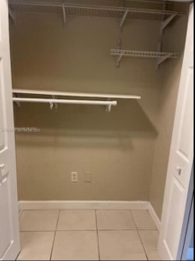 Photo - 9751 Wayne Ave Unit 6