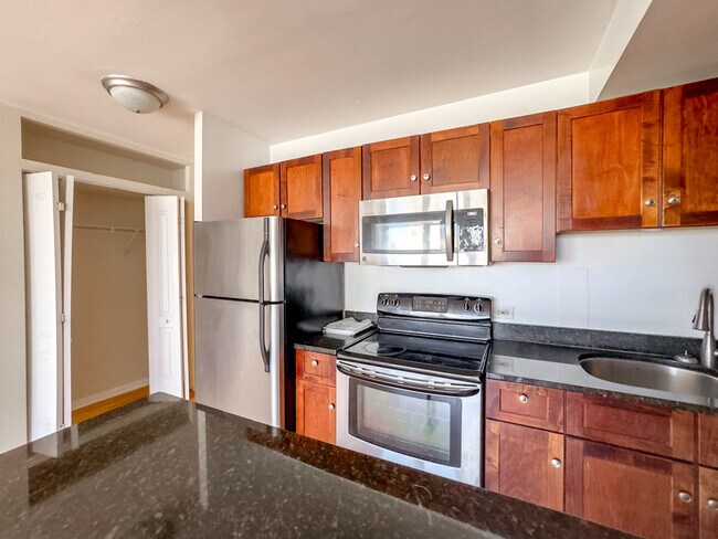 Photo - 4180 N Marine Dr Unidad 2121