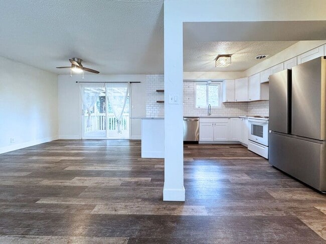 Photo - 725 Mimosa Ave